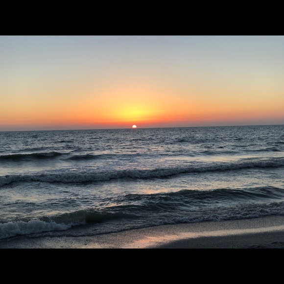 Meet your Posher, Danielle - Picture 1 of 1